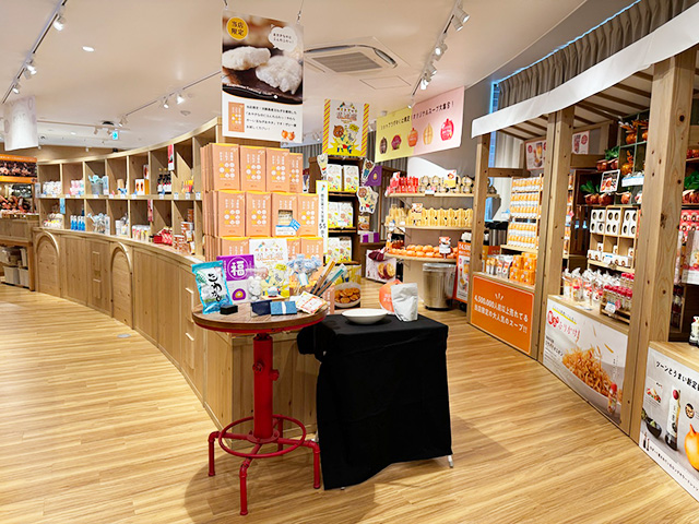 「ショップうずのくに 本店」店内/道の駅うずしお(兵庫県南/あわじ市)