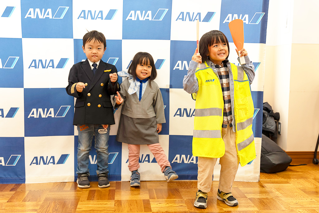 ANAの制服着用体験ブース/かわさきのりものフェスタ ~第2回あつまれのりものマスターズ~(神奈川県/川崎市)