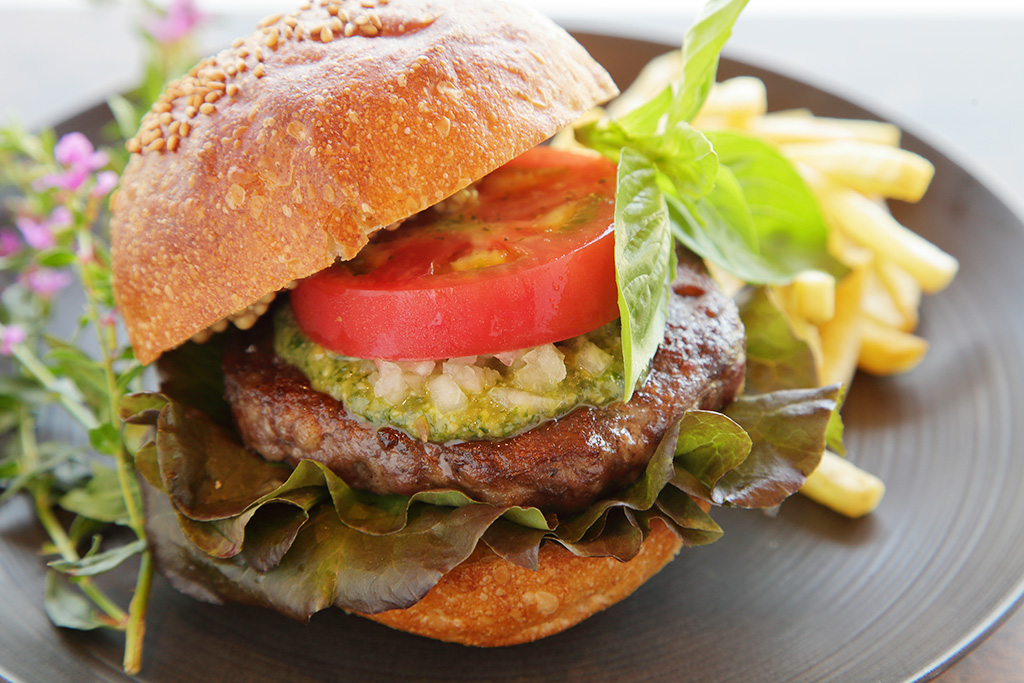 「シャルキュトリー」の猪バーガー/KURKKU FIELDS(千葉県/木更津市)