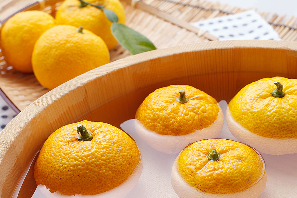 冬至とは？2025年はいつ？ゆず湯に入る理由やかぼちゃを食べる理由とは？子どもと冬至を楽しもう！