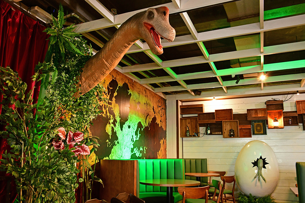 高さ約5mのブラキオサウルス/DINOSAUR RESTAURANT（ダイナソー レストラン）（静岡県/伊東市）