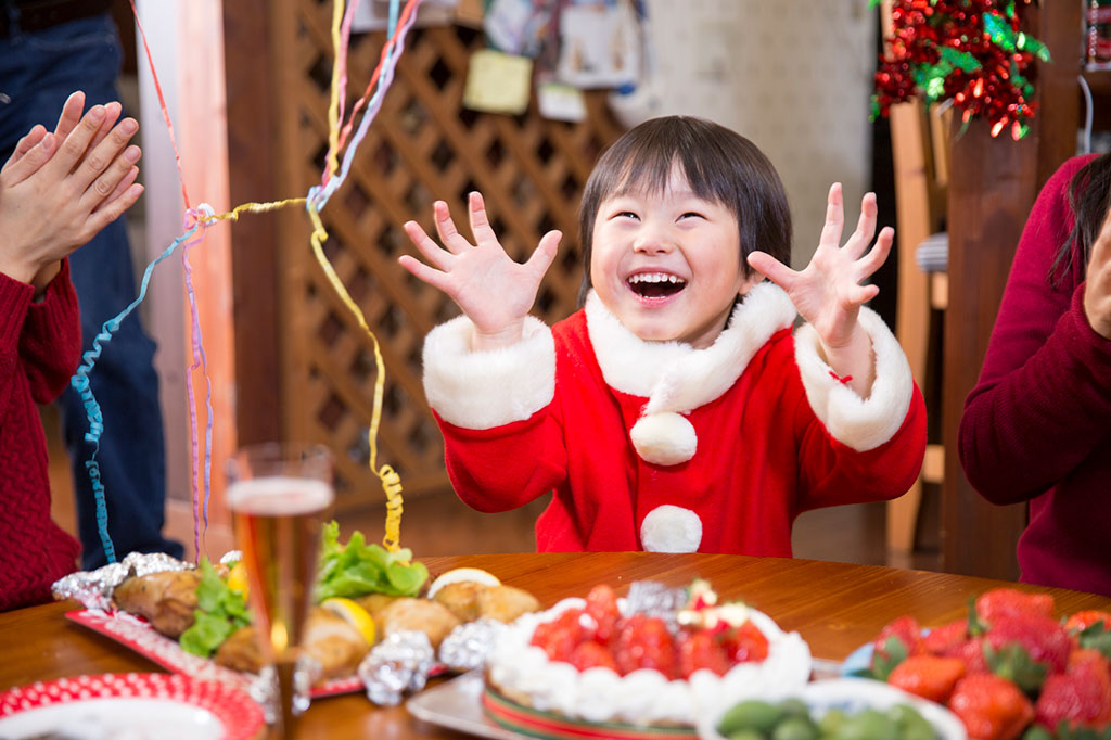 ママ友とのクリスマス会　デリバリーなら映えもお得も叶う！menuのクーポン6800円分を配布中