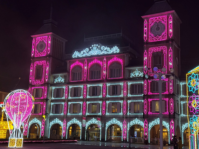 神戸イルミナージュ:「神戸フルーツ・フラワーホテル」/道の駅 神戸フルーツ・フラワーパーク大沢(兵庫県/神戸市)