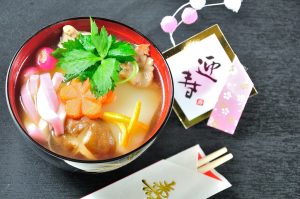 全国の「お雑煮」の違いは？地域別の味付け・具材・もちの形などを解説！