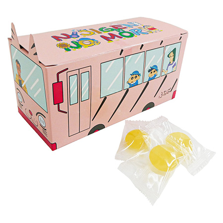 「りんごグミいりようちえんバス BOX」/ニジゲンノモリ　クレヨンしんちゃんアドベンチャーパーク（兵庫県/淡路市）