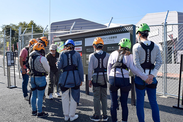 ジップラインの注意を確認/ニジゲンノモリ ゴジラ迎撃作戦（兵庫県/淡路市）