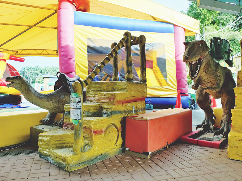 恐竜乗物のティラノサウルス/チャチャワールドいしこし（宮城県/登米市）