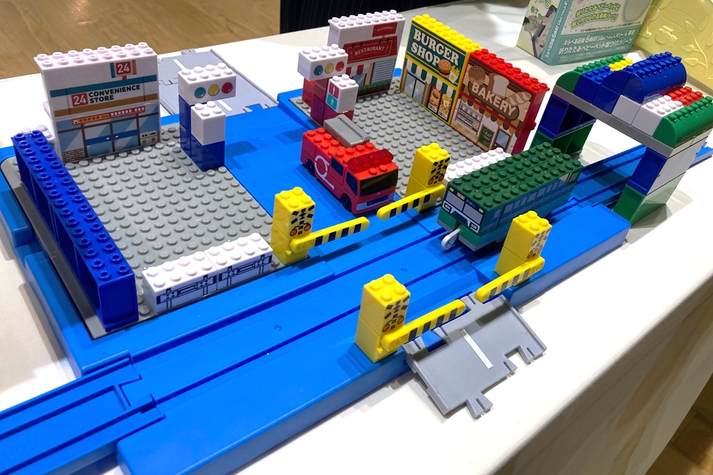 トミカ・プラレールブロック のりものブロックタウンボックス（タカラトミー／9020円）