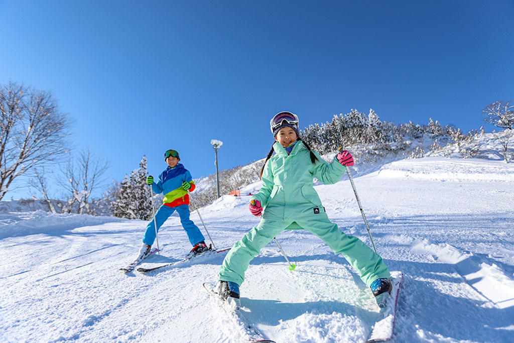 ゲレンデデビューにおすすめ！初心者キッズ向けサービスが充実のスキー場7選