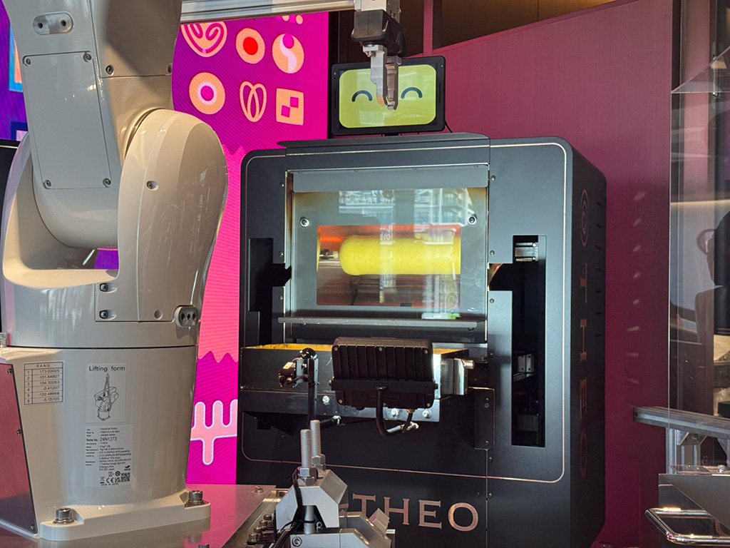 バウムクーヘンAI職人「THEO」/TOTTEI（トッテイ）（兵庫県/神戸市）