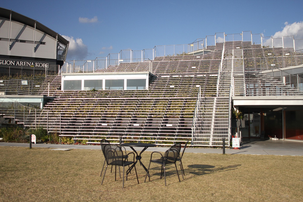 イベント時には階段が観客席のベンチに/TOTTEI（トッテイ）（兵庫県/神戸市）