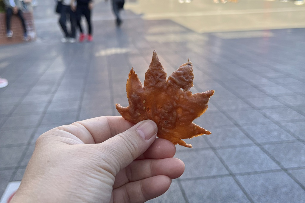 箕面名物「もみじの天ぷら」/箕面公園(大阪府/箕面市)