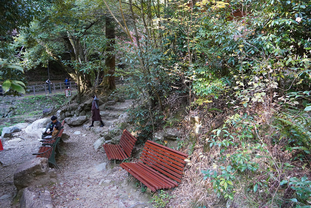 誰でも休憩できるベンチ/箕面公園(大阪府/箕面市)
