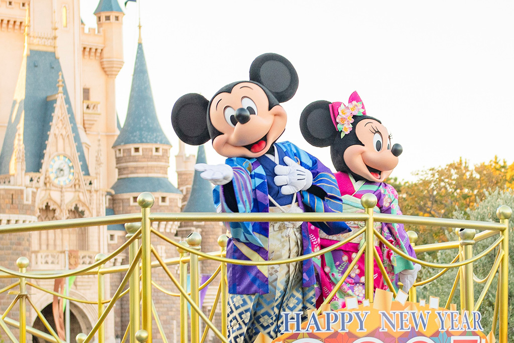2026東京ディズニーリゾートのお正月！グリーティング情報やウマ年限定グッズ、スペシャルメニューをご紹介！