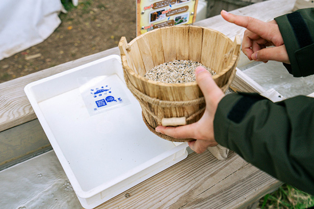 「化石ハンターツアー」の様子/メガ恐竜パーク鶴見緑地（大阪府/大阪市）
