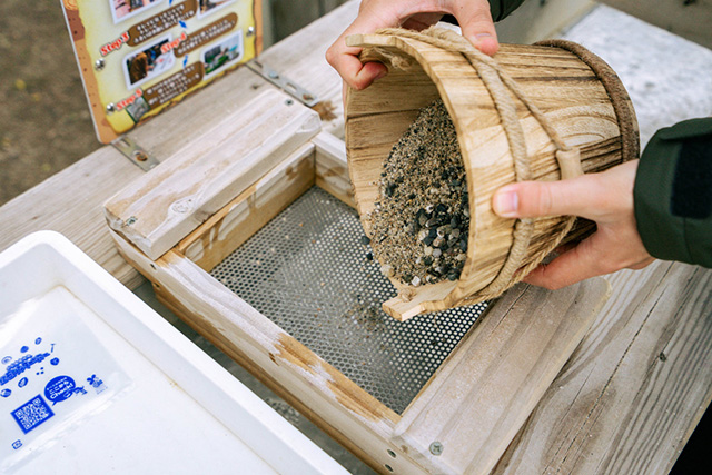 「化石ハンターツアー」の様子/メガ恐竜パーク鶴見緑地（大阪府/大阪市）