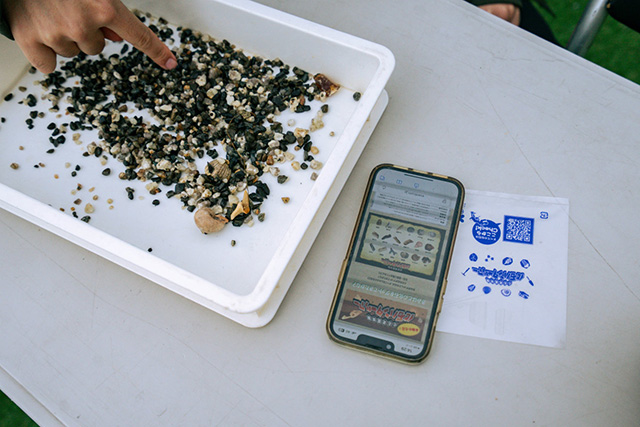 「化石ハンターツアー」の様子/メガ恐竜パーク鶴見緑地（大阪府/大阪市）