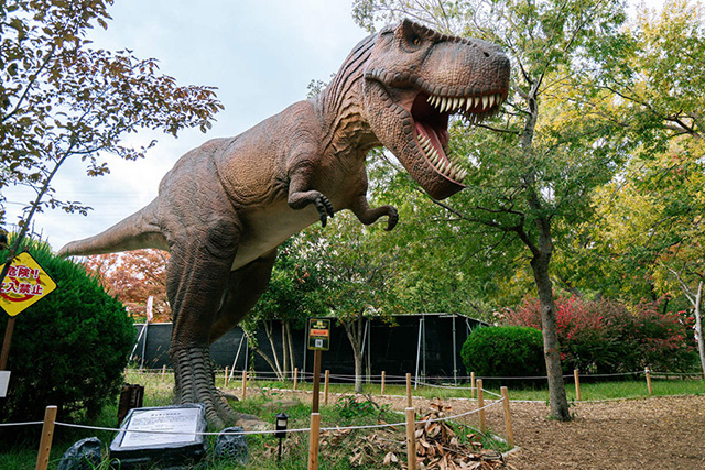 実物大のティラノサウルス/メガ恐竜パーク鶴見緑地（大阪府/大阪市）