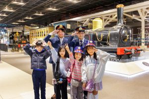 【イベントレポート】「てっぱくナイト2025」で夜の鉄道博物館に潜入！子鉄大喜びの“体験”がいっぱい＜るるぶKids体験便＞