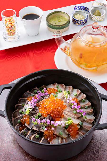 カンナ_南方上り鰹とカンパチ藁焼きのココットご飯 土佐ぬたと高知県産生姜のスープ/カンナ（東京ディズニーランドホテル）