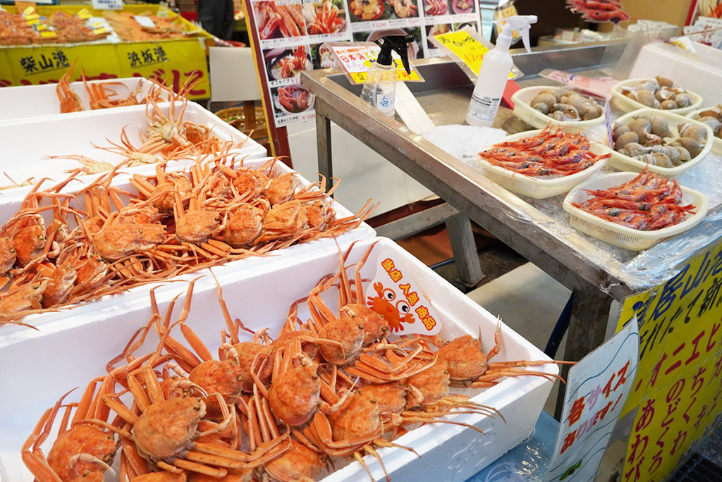 ずらりと並んだカニ/城崎温泉街（兵庫県/豊岡市）