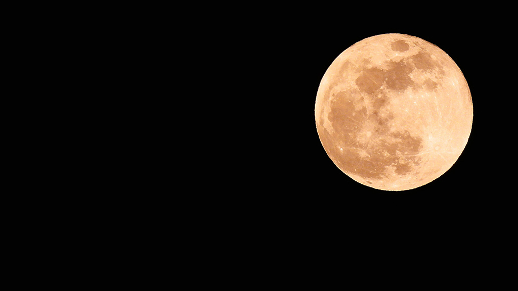 2026年のワームムーンは皆既月食と同時！ 見られる日時や名前の意味、観測ポイントをわかりやすく解説！