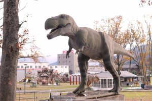 伊吹山の麓に大きな恐竜が！BIG-BREATHでアスレチック遊具やスポーツ、BBQを満喫