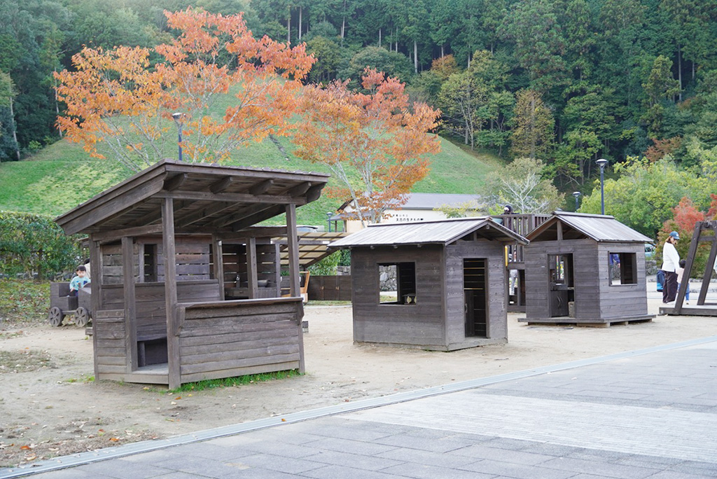 木製の遊具/丹波並木道中央公園（兵庫県/丹波篠山市）