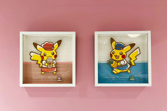 壁面に飾られたピカチュウの額/ピカチュウスイーツ（東京都/豊島区）