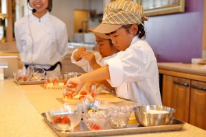 兵庫・LAGOON TOOTH TOOTHで「KIDS KITCHEN」開催　気持ちを込めたバレンタインケーキ作りにチャレンジ！