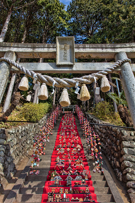 「素盞鳴神社雛段飾り」/第29回　雛のつるし飾りまつり（静岡県/東伊豆町）