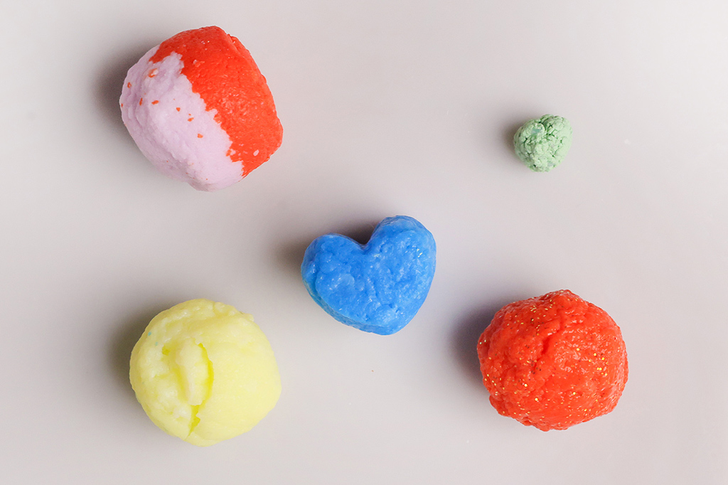 スライムでスーパーボールを作ろう│自由研究