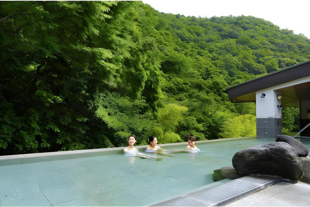 「天空大露天風呂」/箱根湯本温泉　天成園（神奈川県／足柄下郡箱根町）
