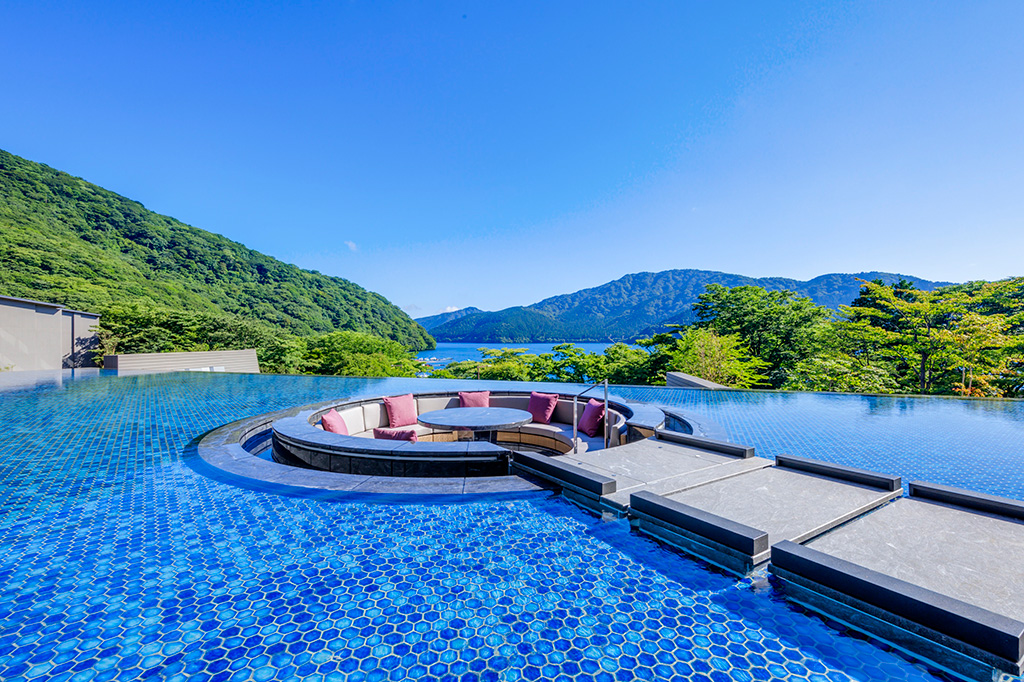 「水盤テラス」/箱根・芦ノ湖 はなをり（神奈川県／足柄下郡箱根町）