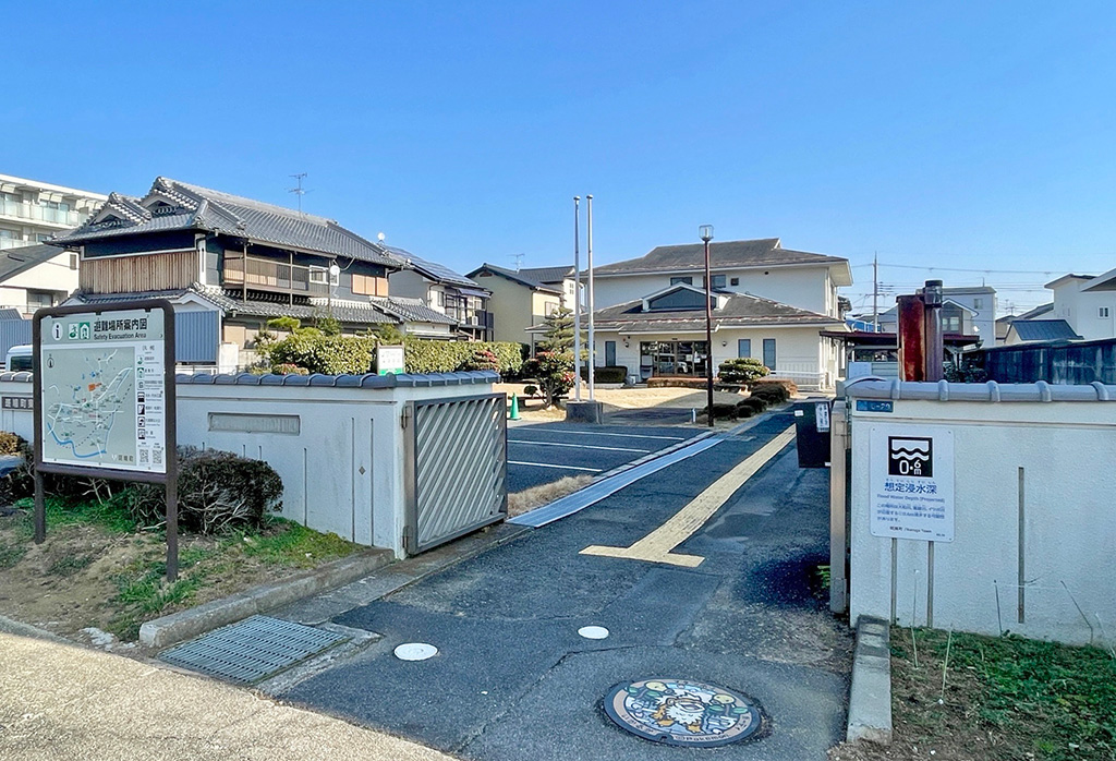 斑鳩町東公民館「マダツボミ・ガーディ」のポケふたがある場所（奈良県/斑鳩町）