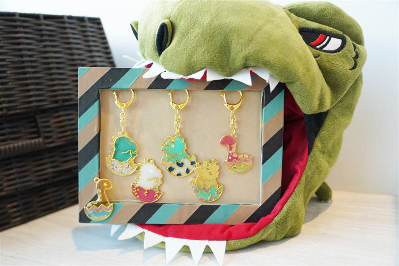 恐竜レジンキーホルダー作り/ジュラシックメイズinよみうりランド恐竜研究所（東京都/稲城市）