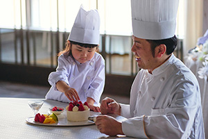 リカちゃん × ザ ストリングス 表参道　キッズパティシエ & フラワーデザイナー体験イベント（東京都／港区）