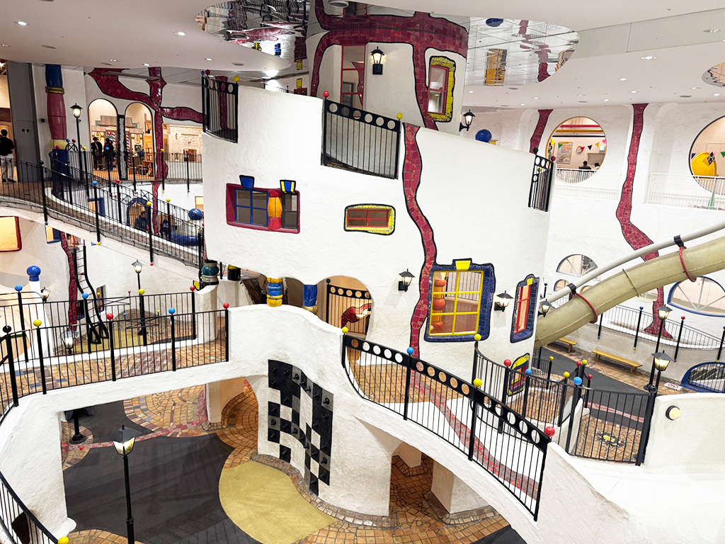 全身を使って遊べる「こどもの街」/キッズプラザ大阪（大阪府/大阪市）