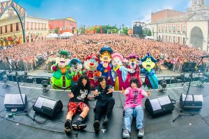 ヤバイTシャツ屋さん・ありぼぼさんに聞く！「ヤバイTシャツ屋さん “Tank-top Festival 2026” in 志摩スペイン村」が子連れフェスデビューにおすすめな理由