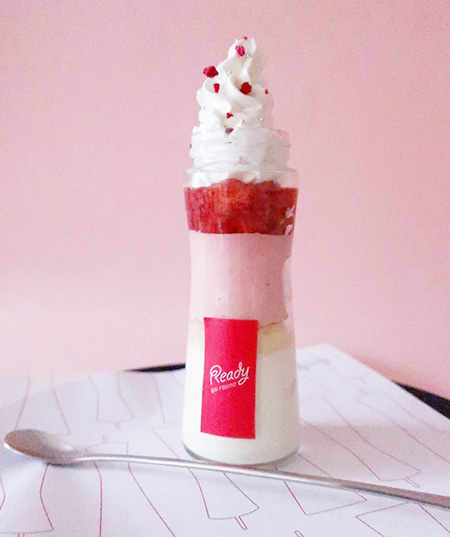 神戸ポートタワーボトルのベリーケーキ/神戸ポートタワー（兵庫県/神戸市）