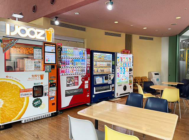 1階のいこい広場/堺市立ビッグバン(大阪府)