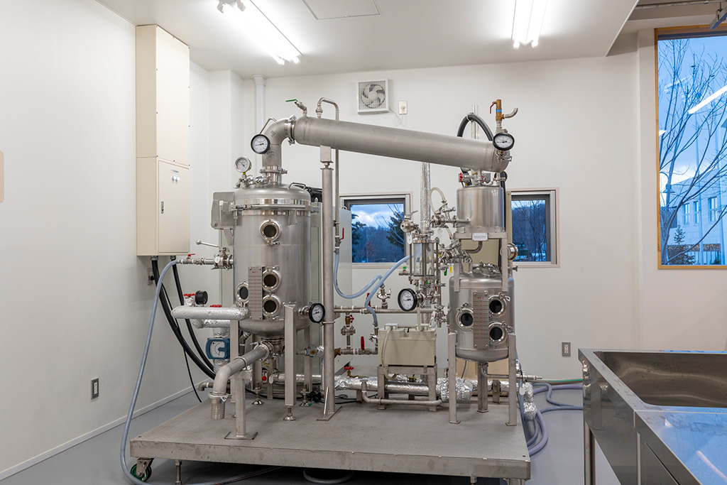 「蒸留実験室」/ナチュの森（北海道）