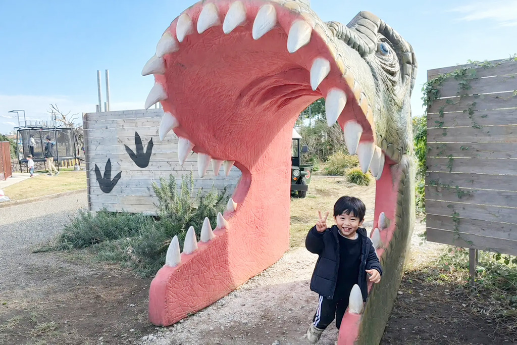 恐竜のトンネル/ソレイユ恐竜島（神奈川県/横須賀市）