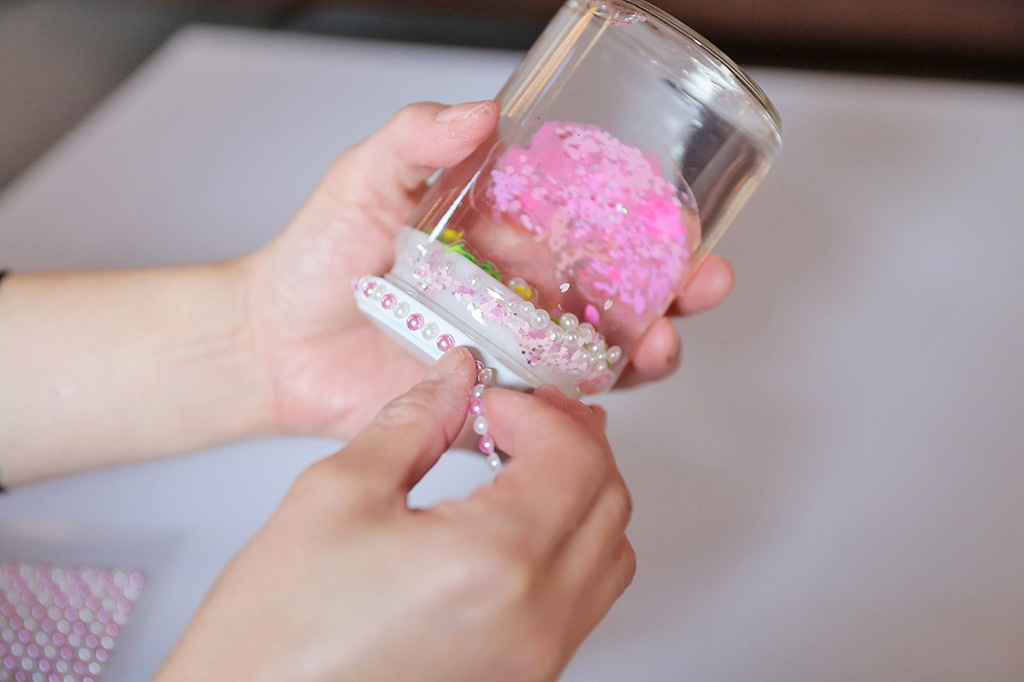 8.まわりを装飾│スノードームの作り方/自由研究