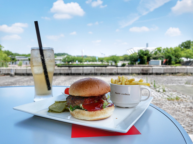 レストラン Park Cafeの開放的なテラス/万博記念公園(大阪府/吹田市)