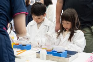自分の細胞を顕微鏡で観察してみよう！ミクロの世界を楽しく学べる「細胞アート展」 申込受付中